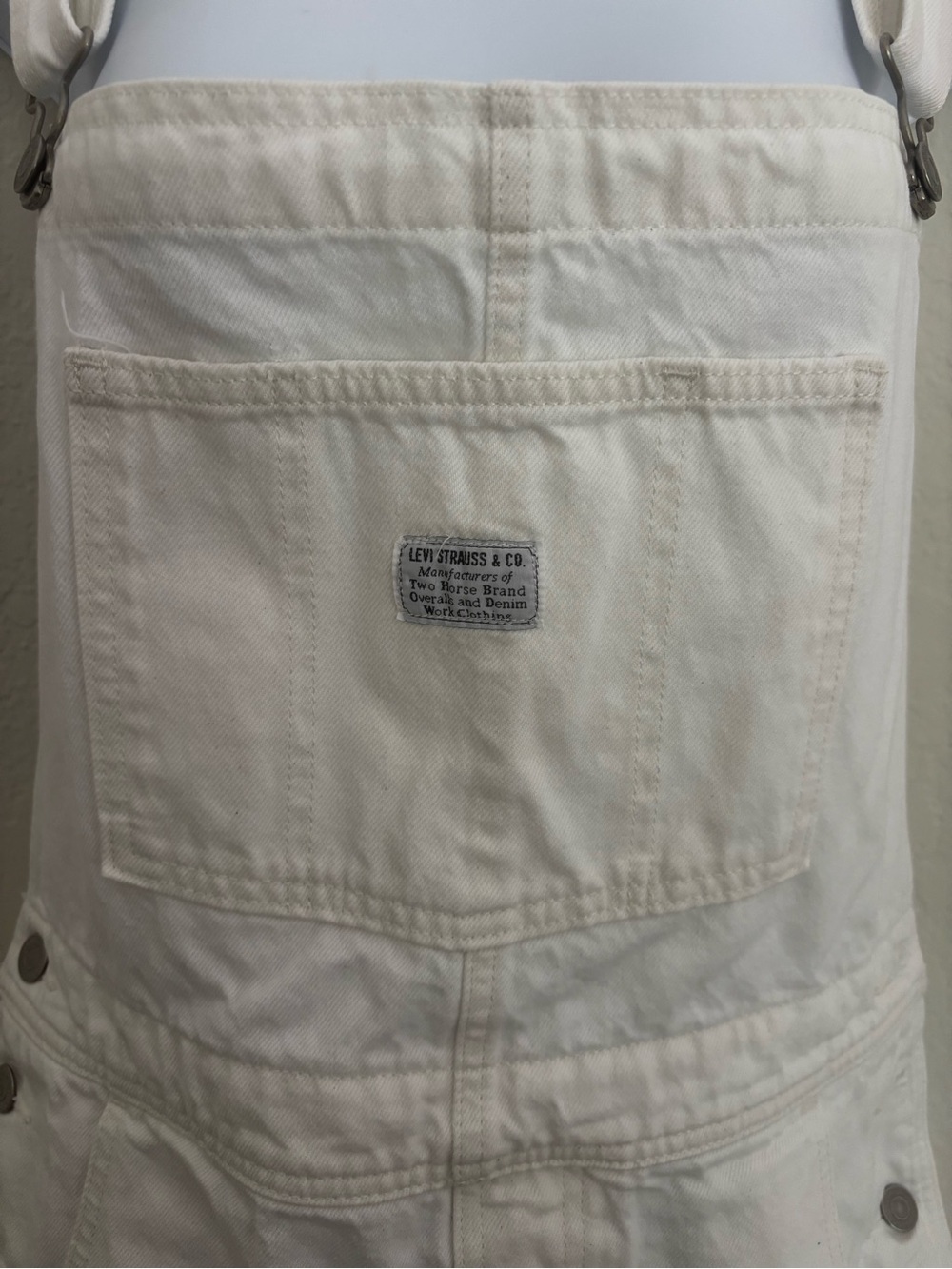 Levi Strauss White Denim Short Bib Overalls with Adjustable Straps Size Large - Picture 3 of 12